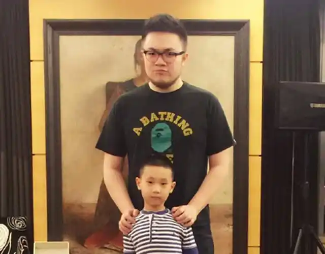 宋丹丹儿子巴图与林大竣合照.