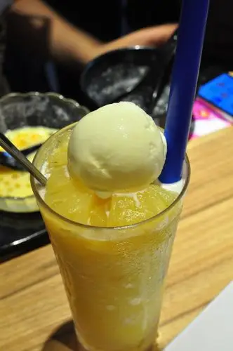 3.0真皮天窗导航版菠萝冰