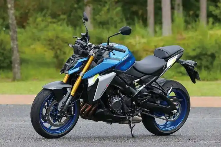 水冷四缸150马力车头堆叠大灯铃木gsxs1000街车