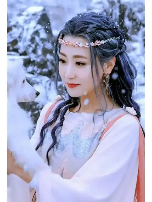 白冰神话里是真的被艳压,直到凰图腾才get到她的美胡歌这么多美女