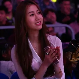 又一人清空微博!孙悦下赛季去向成迷,陈露晒性感照后也忍无可忍_照片