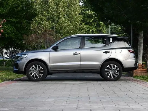 4t 手动尊贵型侧面/引自汽车之家图库