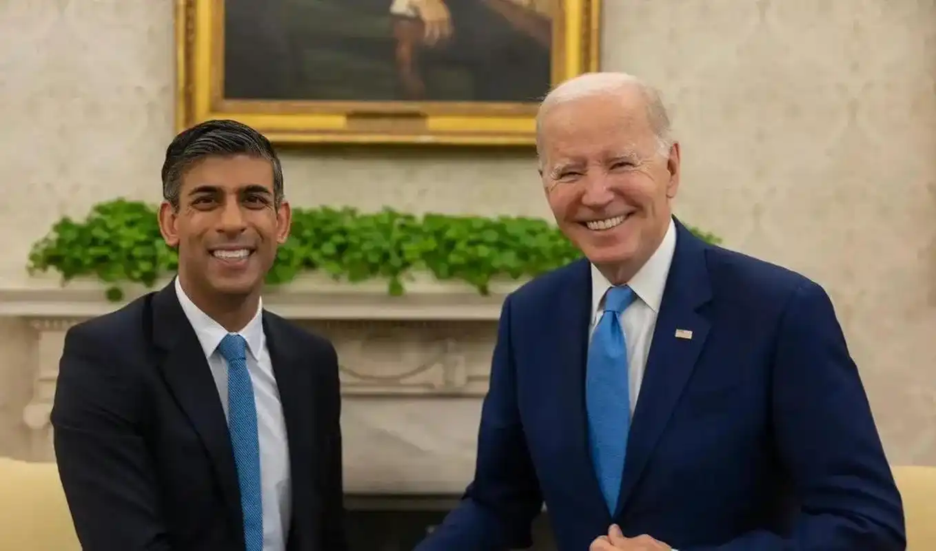 拜登竟然宣称美英两国将继续领导世界,声称没有任何全球重要问题可以