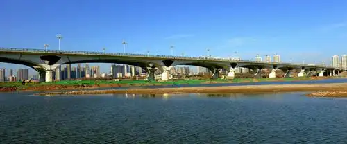 王城大桥加宽工地掠影