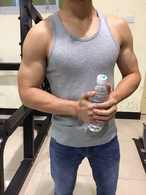 你坚持健身的理由是什么,现在身材怎么样,能不能发一张照片来看看?