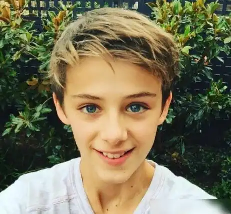 13岁英国男孩威廉曾被公认世界第一帅如今长成啥样了