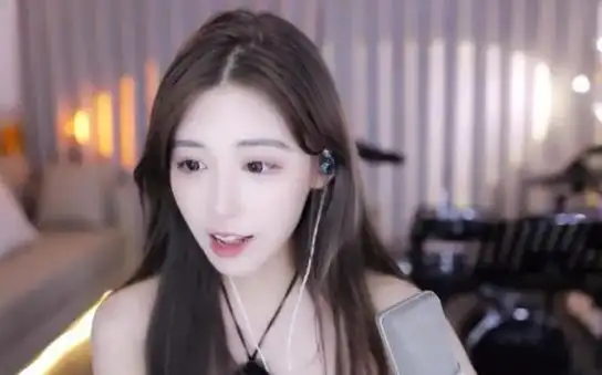 斗鱼女主播林以安回归直播,颜值一姐迎来首秀 - 聚游戏网