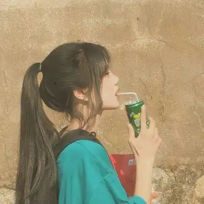 元气满满的女头像仙气干净可爱侧脸真人_女生头像_头像屋