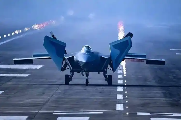 原创中国歼20火力严重不足导弹数量比f22少没有机炮会影响吗