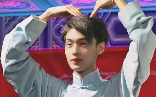 秦霄贤比心合集