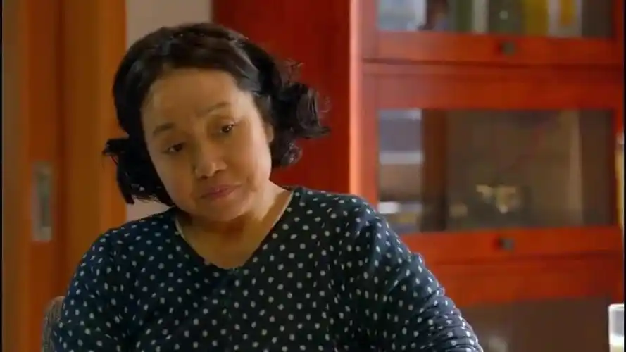 中国式关系前妻来求前夫本想旧情复燃不料被当众和秀恩爱