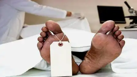 为什么医院的病人去世后,会立马被强制送进太平间?看完心情复杂