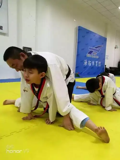 【海拓分享】-当孩子练跆拳道疼哭的时候,家长也要加油哦