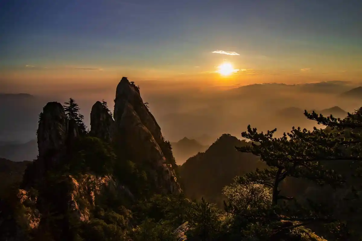 2200米空中,5个位置观看河南最美的日出与云海