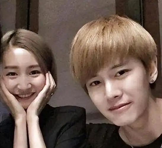 任嘉伦一家三口合照(任嘉伦从运动员到明星)