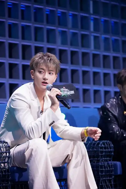 黄子韬星电音联盟