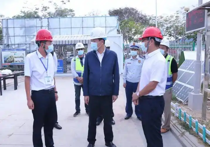 052月15日,三亚市副市长吴海峰带队到亚特兰蒂斯酒店进行特种设备检查