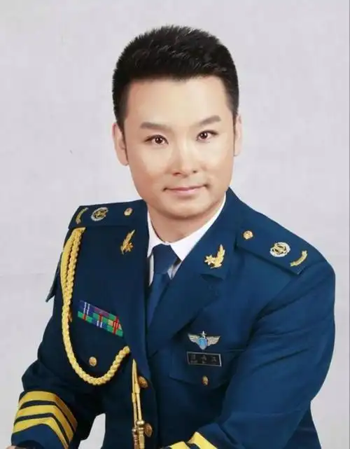 刘和刚原来种地也能治病