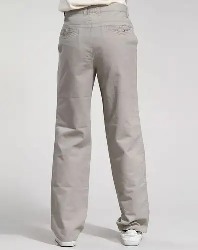 米灰色时尚长裤