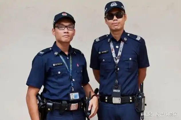 新加坡警察的制式手枪格洛克19 5代_网易订阅