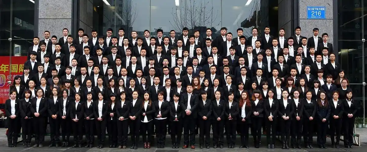 集体照拍摄最佳方案:如何拍出好的集体合影照片