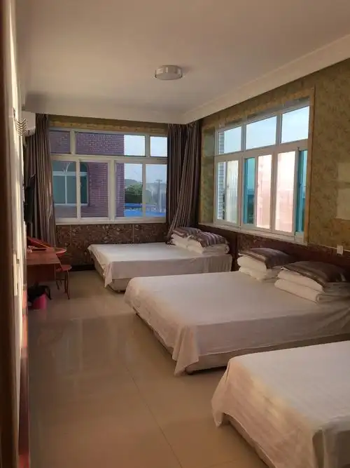 大连市瓦房店李官龙王庙彩虹假日酒店欢迎您!