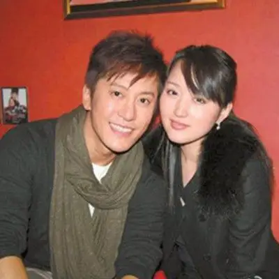 【图】毛宁老婆孩子照片显青涩 曝20几岁儿子生活奢靡