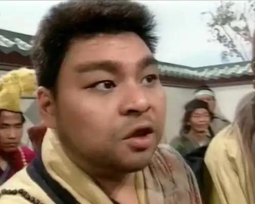 原来,金庸在原文里写道,金轮法王本来有三个徒弟.