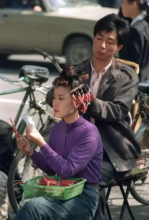 理发师托尼老师更是将美发搬上了舞台,引来了台下万千羡慕的眼光.