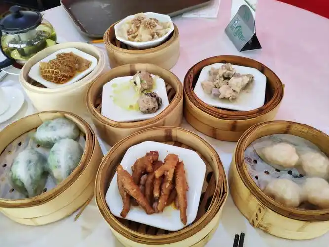 广式下午茶,慵懒的下午,约上几个好友喝喝茶聊聊天,人生惬意的事