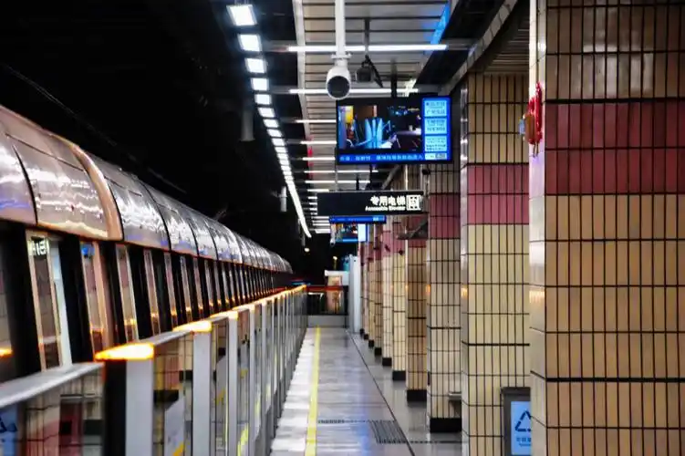 广州地铁1号线下一站坑口