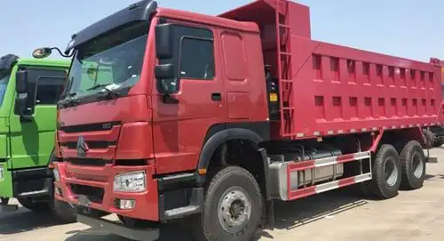 重汽豪沃6.3自卸车绿色红色