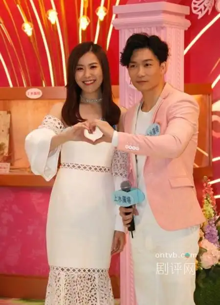 周志文夹期同刘佩玥去旅行:最紧要开心