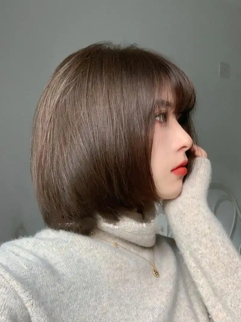 显白发色 #懂你的发型师#质感发色～#冷调棕色#生活微潮色 - 抖音