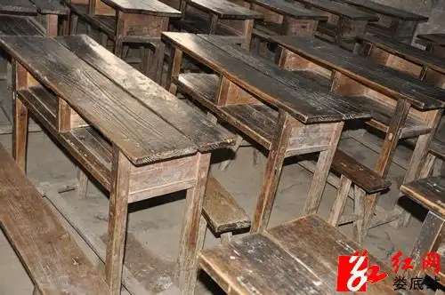 新化九坪小学渴望有个水泥"操场"(组图)