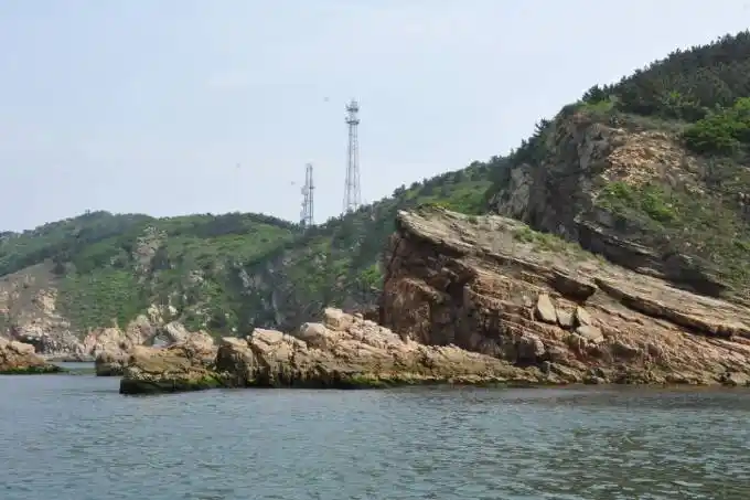 美丽的南隍城岛一一是山东长岛县的一个小岛,位于庙岛群岛北端,胶辽