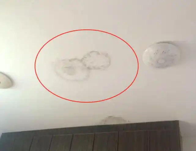 房顶出现漏水,天花板被泡坏了,应该怎么办?
