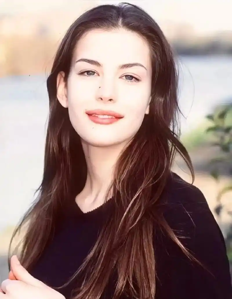 精灵女王凯兰崔尔 - 尽知尽见 - 抖音