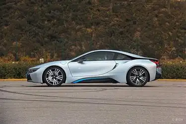 在美国15万美金左右跑车.i8怎么样?喜欢外形好看的.最好有图片.谢谢