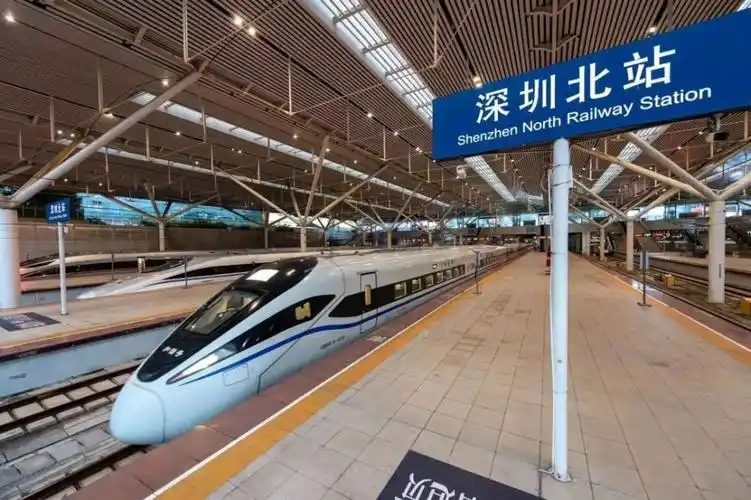 7时至8时许,4趟高铁列车分别从广州南站,广州东站,深圳北站,福田站始