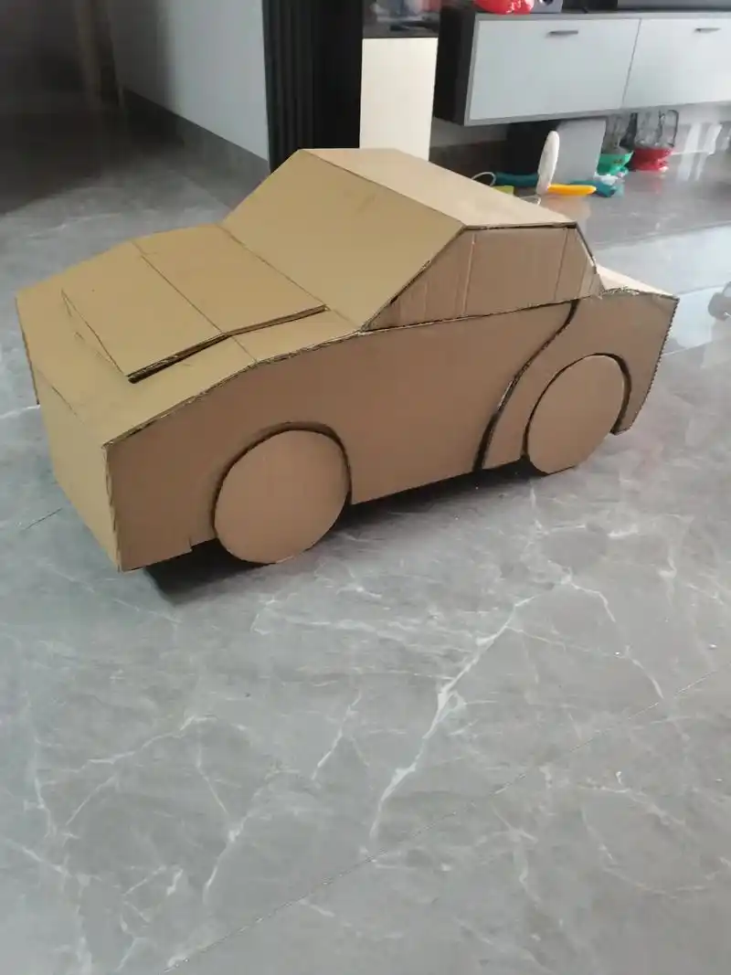 纸壳手工#可穿戴变形汽车大黄蜂 - 抖音