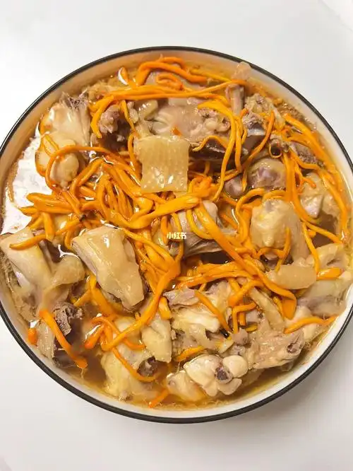 清甜可口的虫草花蒸鸡