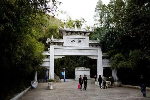 个旧老阴山玻璃栈道将可以体验啦各种优惠赶紧看