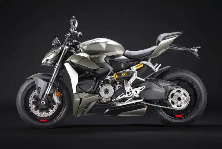 杜卡迪发布新图案 streetfighter v2 街霸