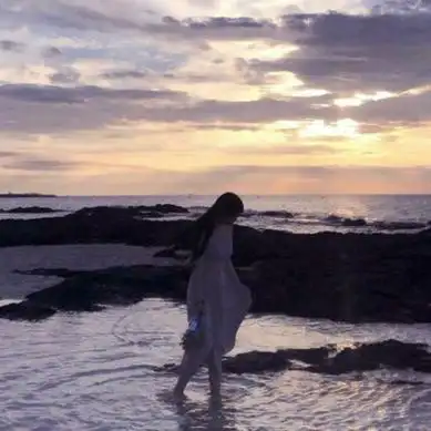 头像女背影或侧面高清好看的侧面背影女生头像图片