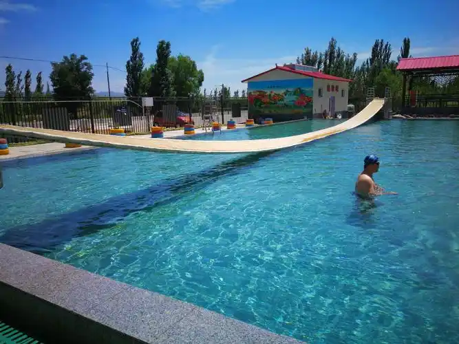 山西原平大营芳草园度假村