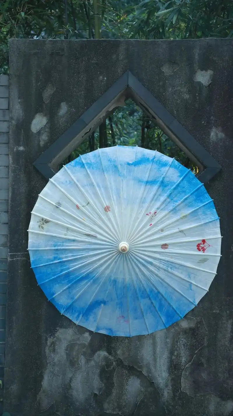 最特别的油纸伞·植物伞.将喜欢的植物做进伞中,永久保存 最特 - 抖音