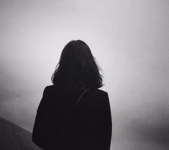 成熟女人背影图片伤感-528时尚网