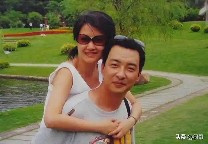 的亲友团,张译的妻子是主持人,吴刚一家都是演员_剧中_观众_林家川