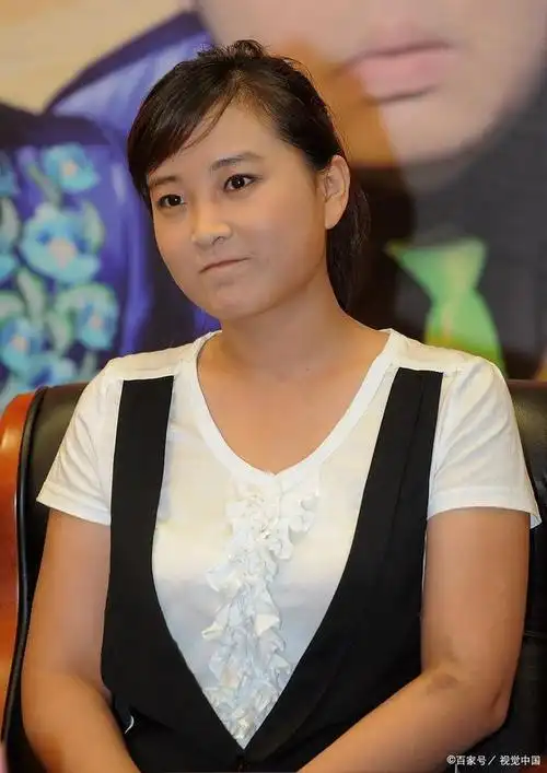 贾玲新电影《热辣滚烫》角色挑战:减重100斤,真的假的?